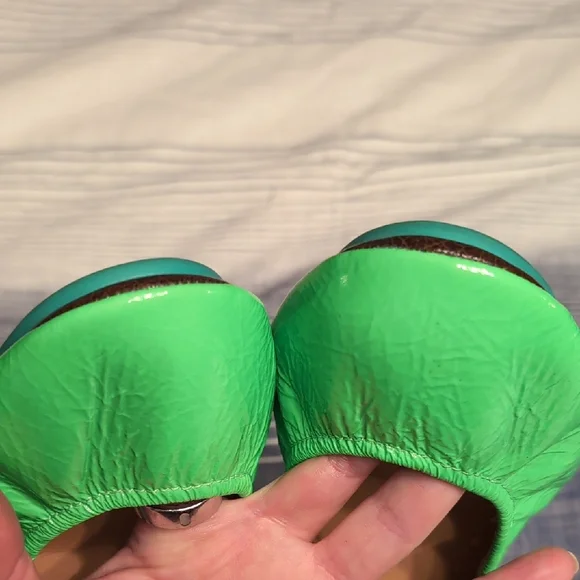Tieks Green Ballet Flats Vibrant Slip-On Shoes - Picture 4 of 7